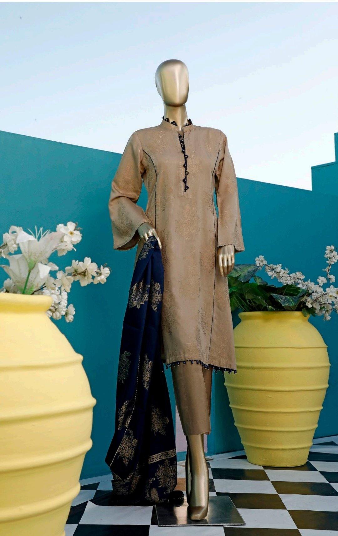 img_amna_sohail_jacquard_by_tawakkal_awwal_boutique