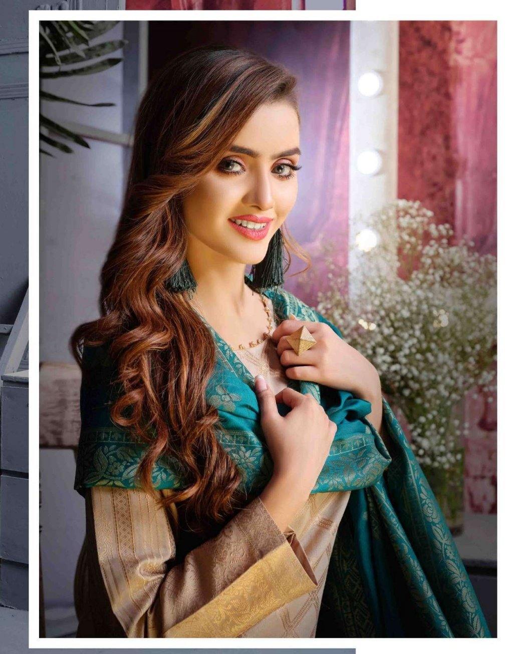 img_amna_sohail_cambric_banarsi_collection_awwal_boutique