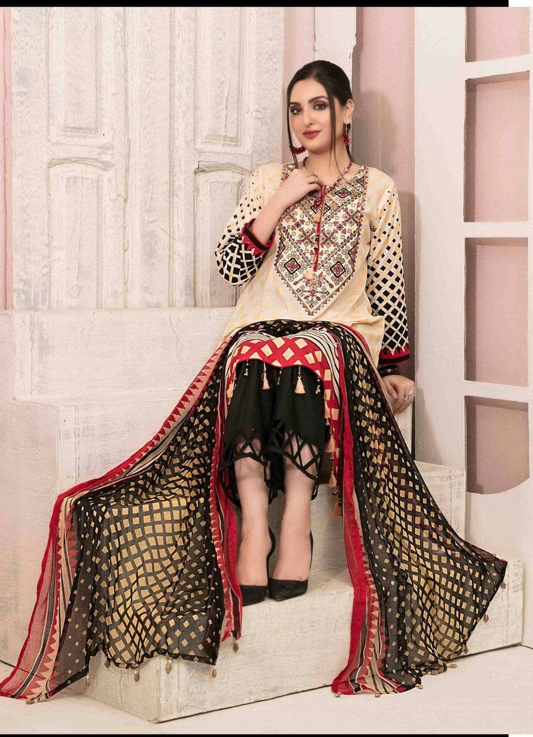 img_amna_sohail_by_tawakkal_lawn_2021_awwal_boutique