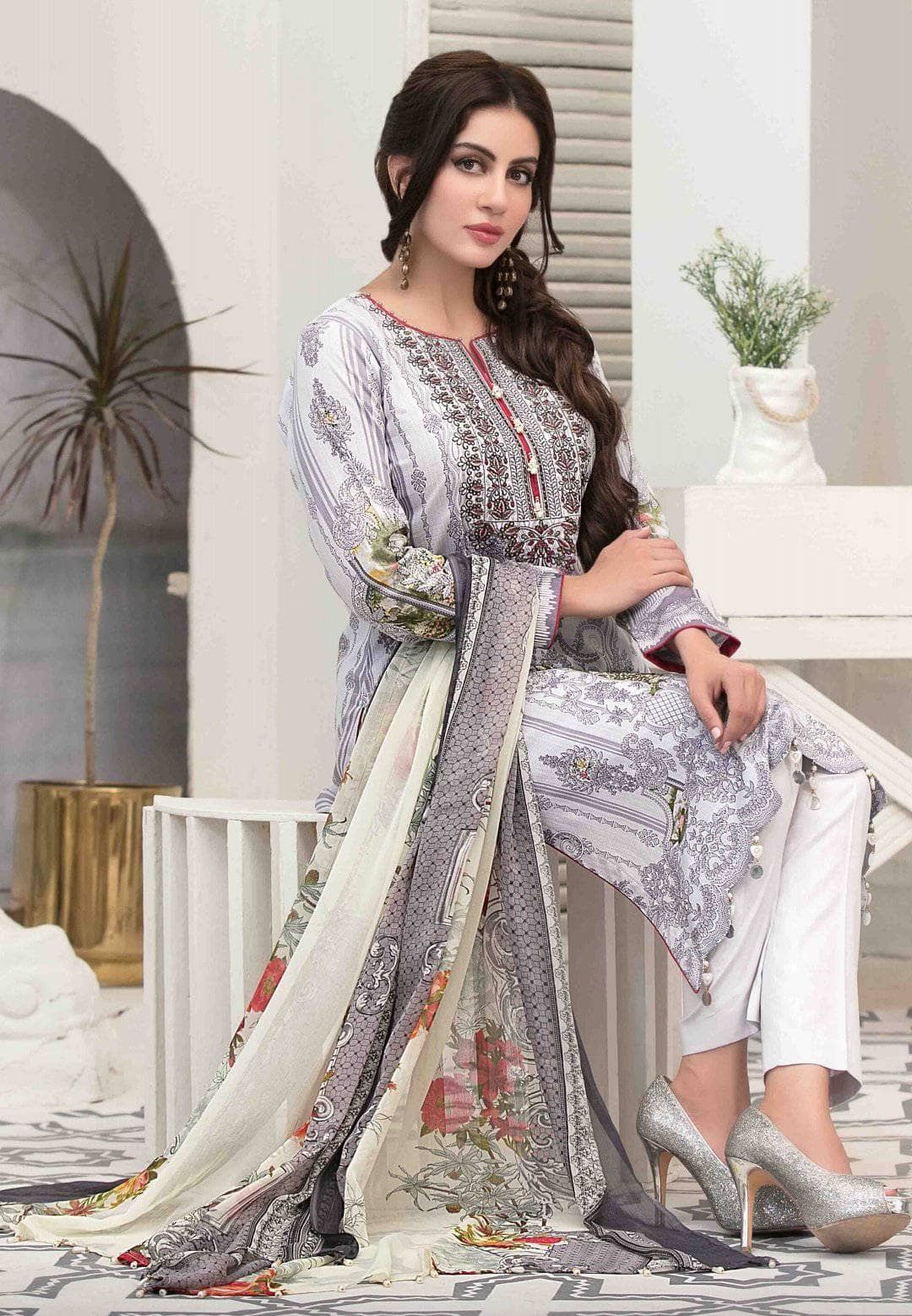 img_amna_sohail_by_tawakkal_lawn_2021_awwal_boutique