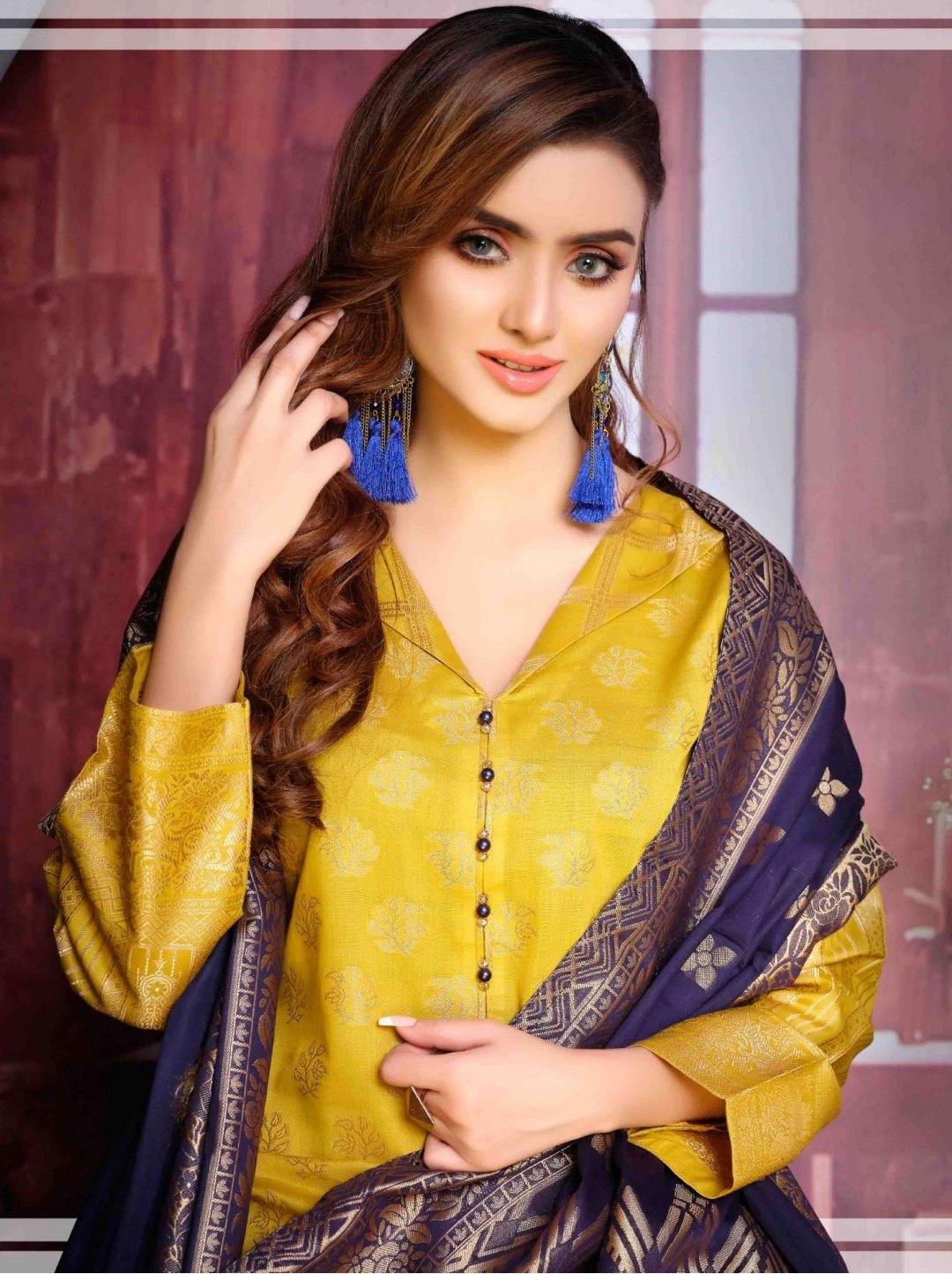 img_amna_sohail_cambric_banarsi_collection_awwal_boutique