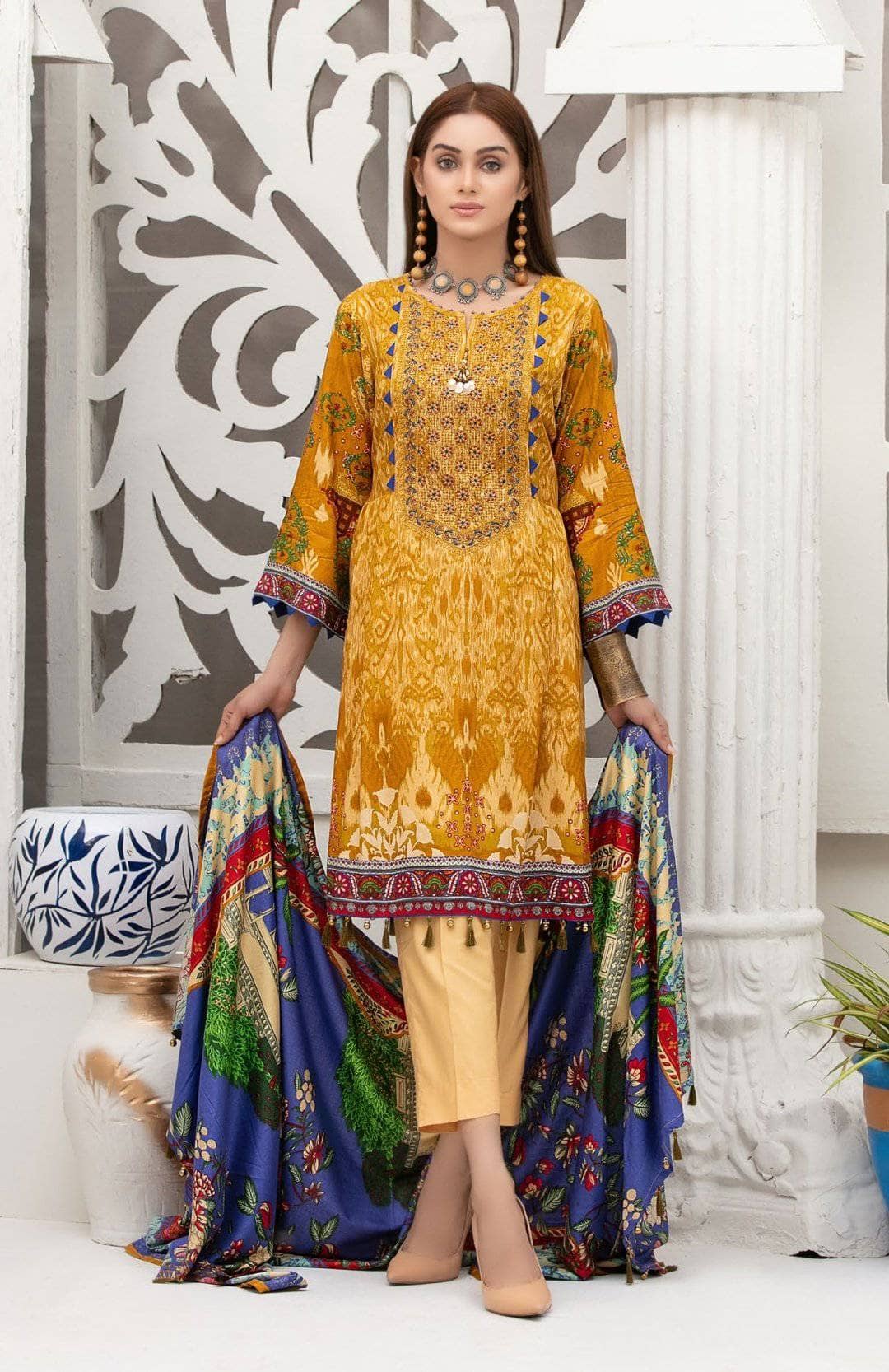 img_amna_sohail_dilara_linen_awwal_boutique