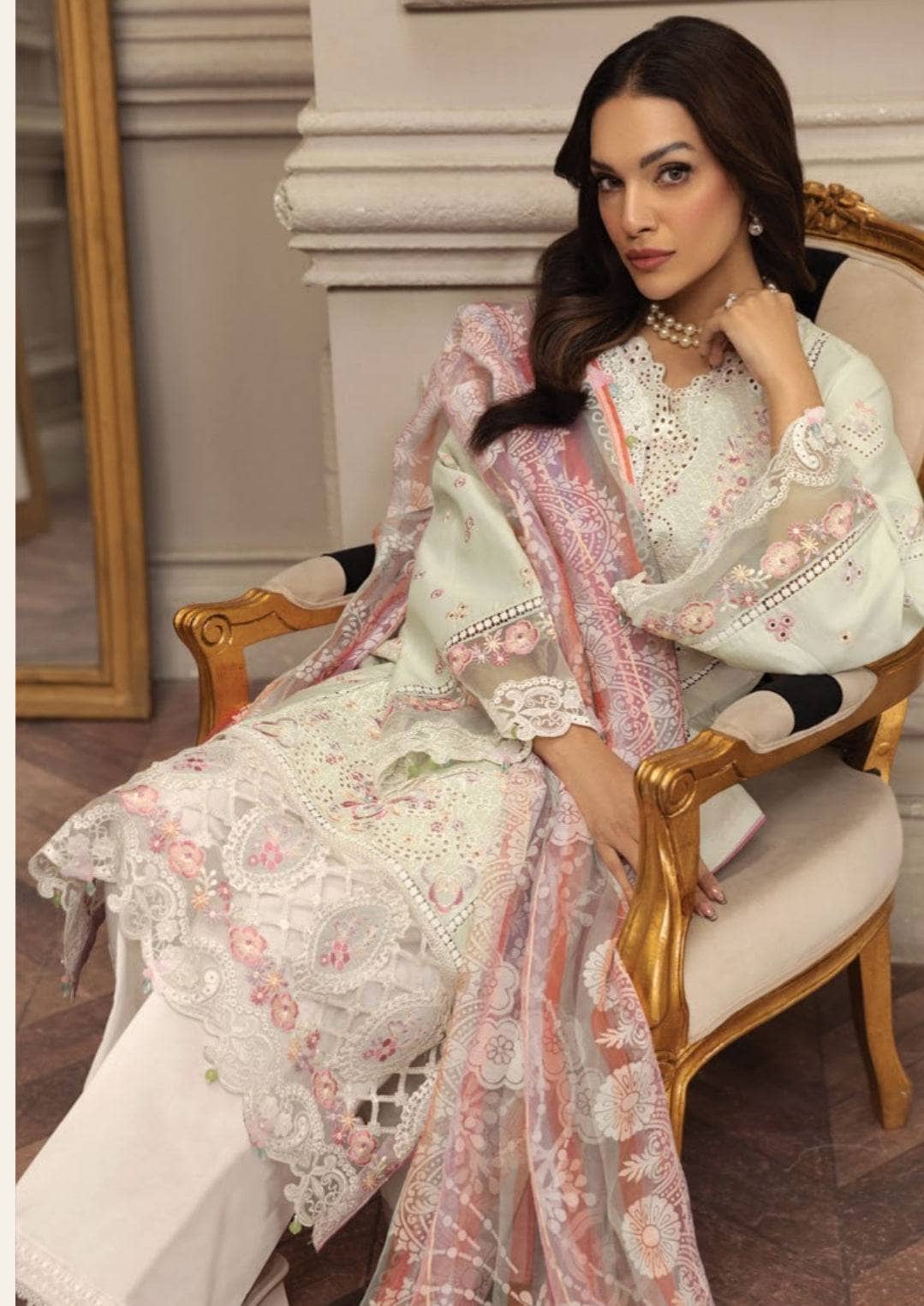 img_anaya_lawn_by_kiran_chaudhary_festive_luxury_lawn_23_awwal_boutique