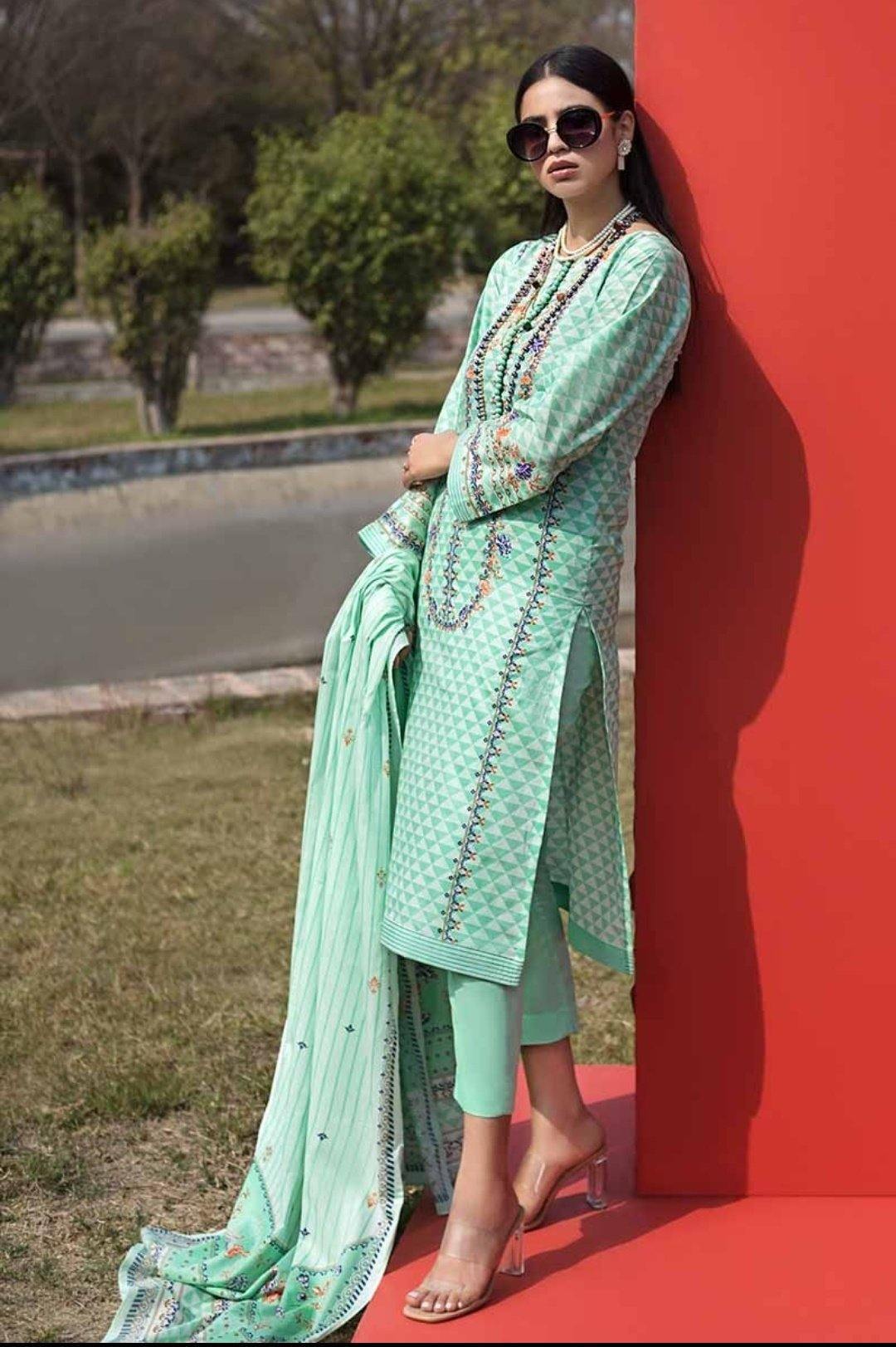 img_gul_ahmed_special_edition_vol_8_awwal_boutique