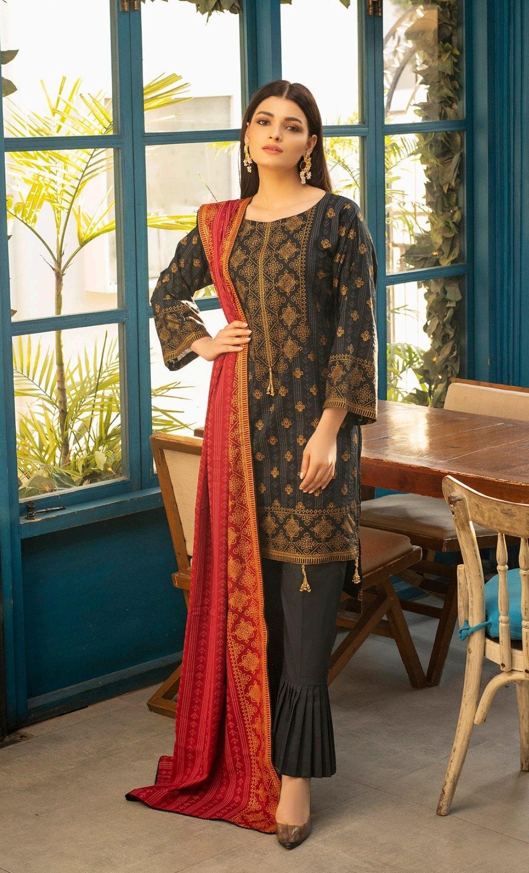 img_banarsi_printed_lawn_collection_awwal_boutique