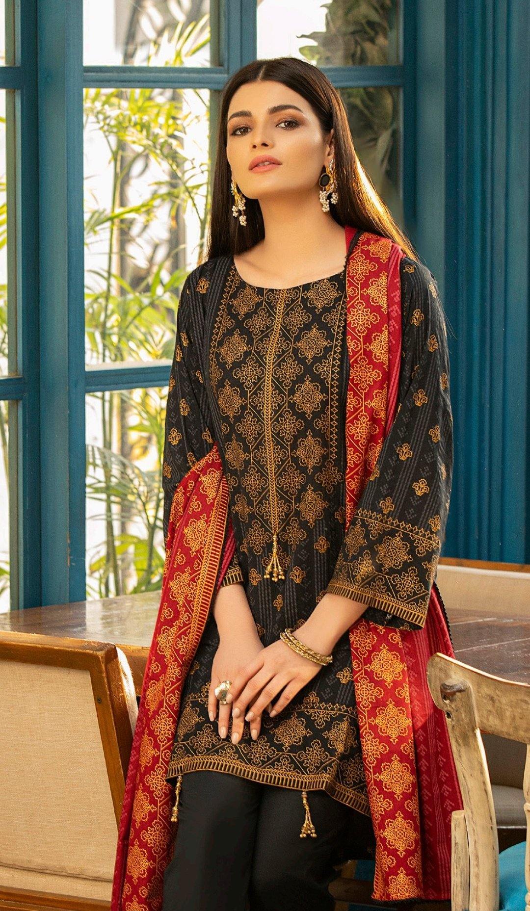 img_banarsi_printed_lawn_collection_awwal_boutique