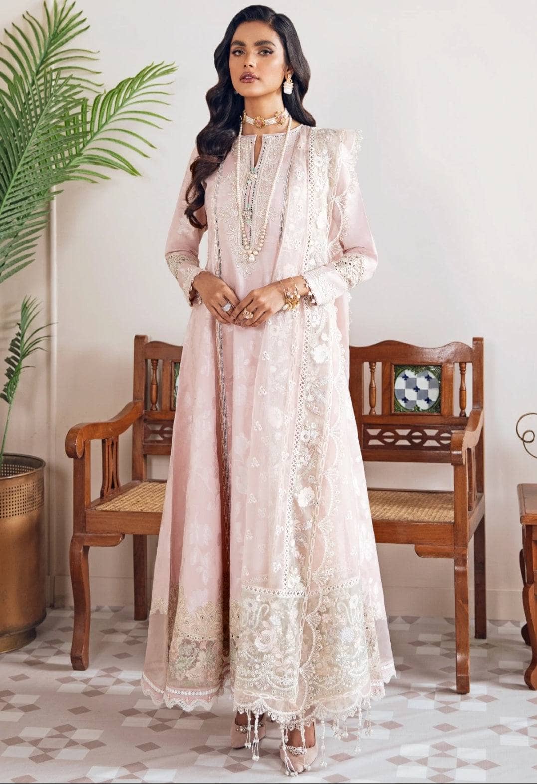 img_baroque_khurmi_jacquard_lawn_awwal_boutique