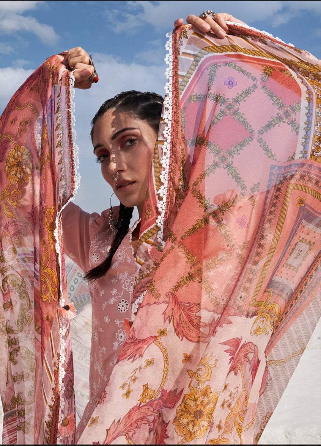 img_lawnkari_lawn_22_awwal_boutique