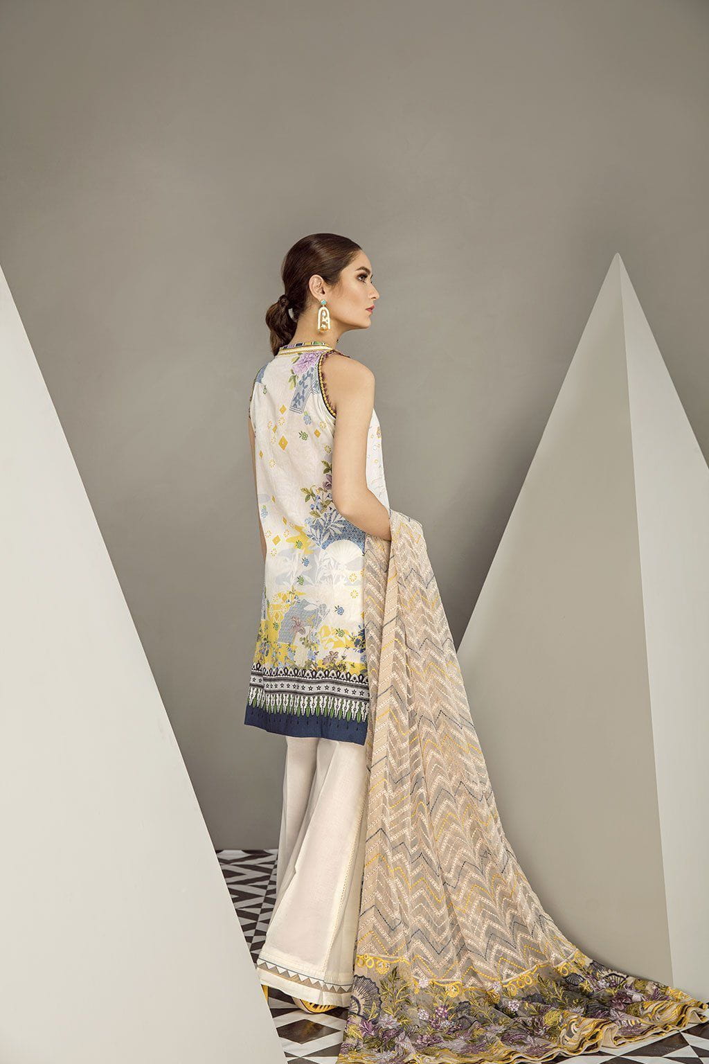 img_baroque_lawn_collection_awwal_boutique