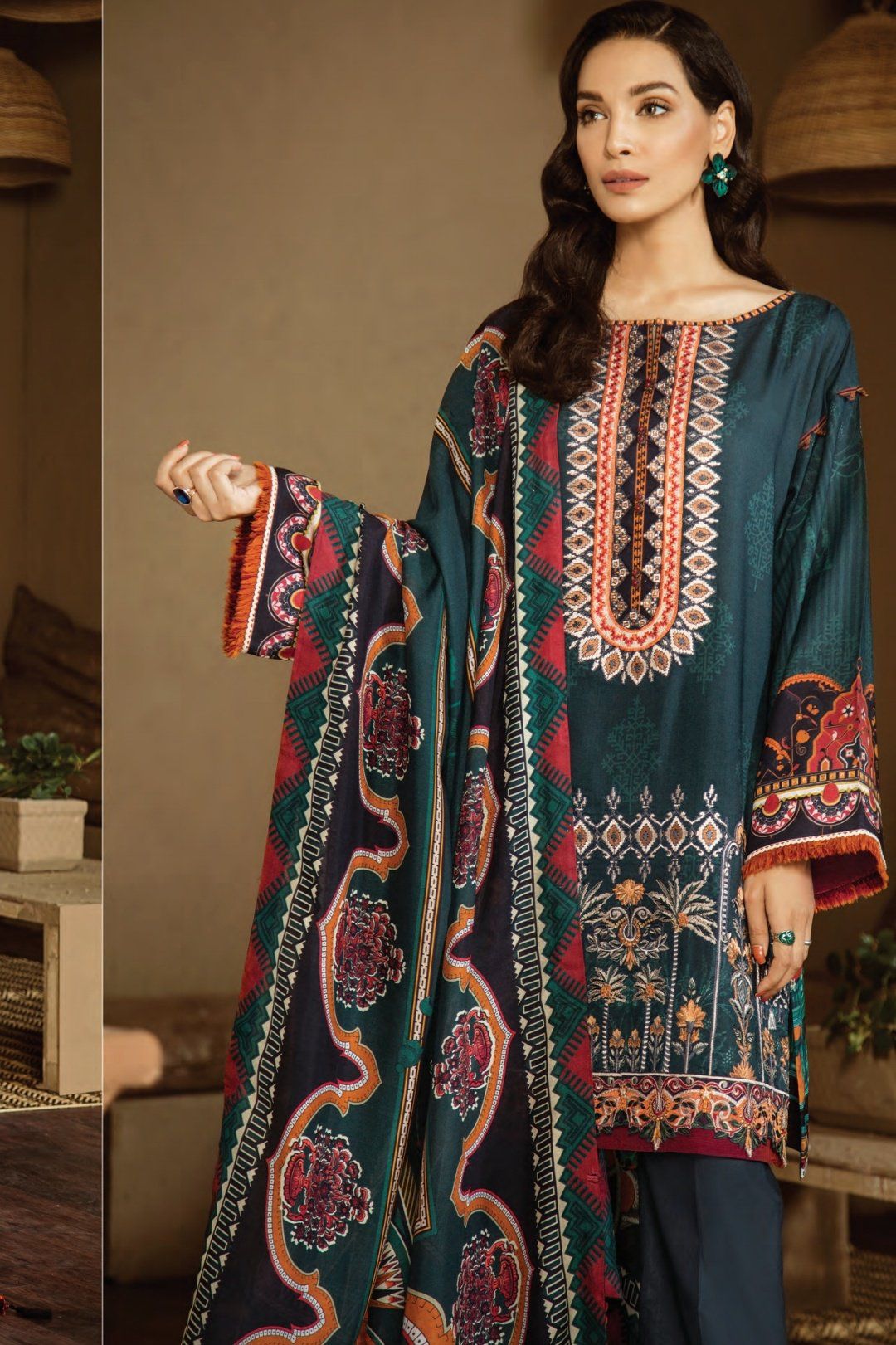 img_baroque_fuchsia_linen_collection_awwal_boutique