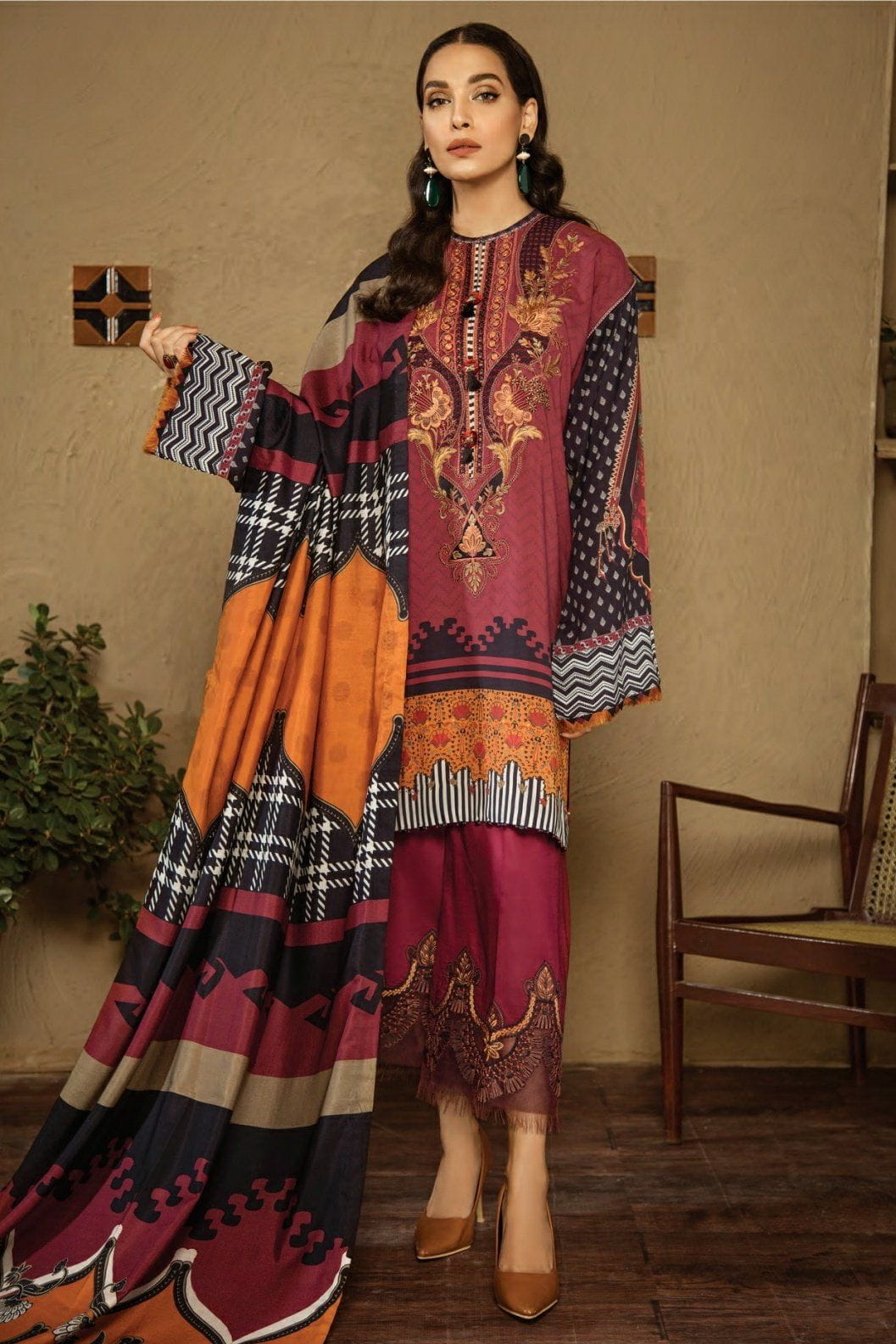 img_baroque_fuchsia_linen_collection_awwal_boutique