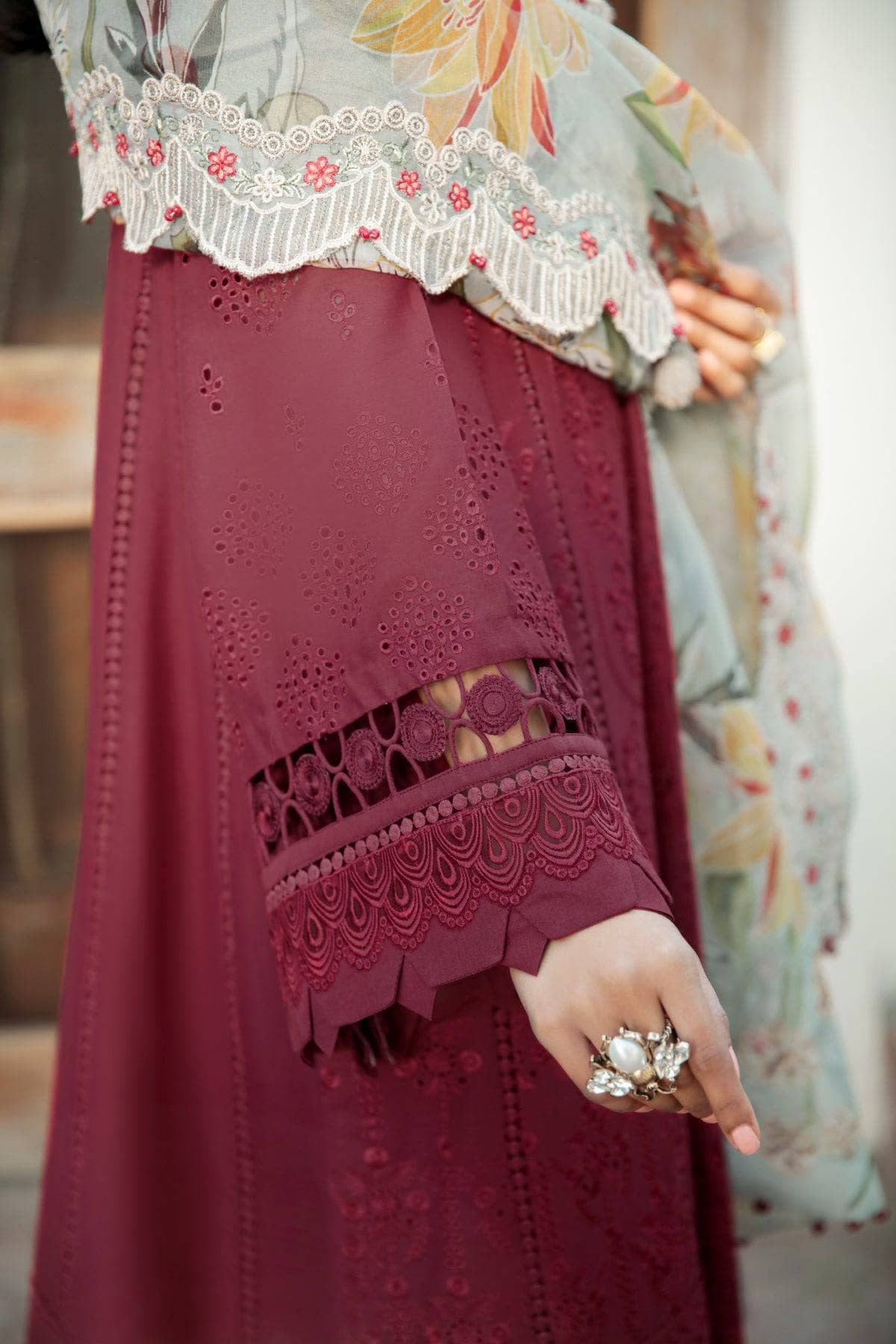 img_baroque_swiss_voil_awwal_boutique