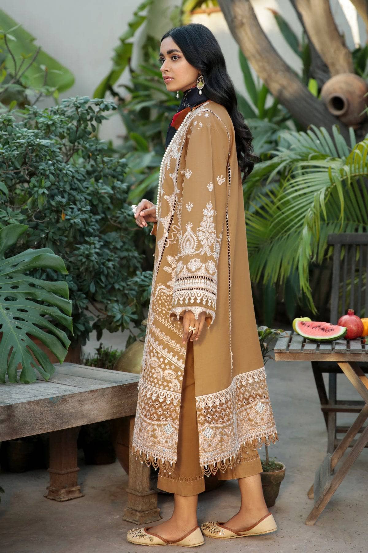 img_baroque_swiss_voil_22_awwal_boutique