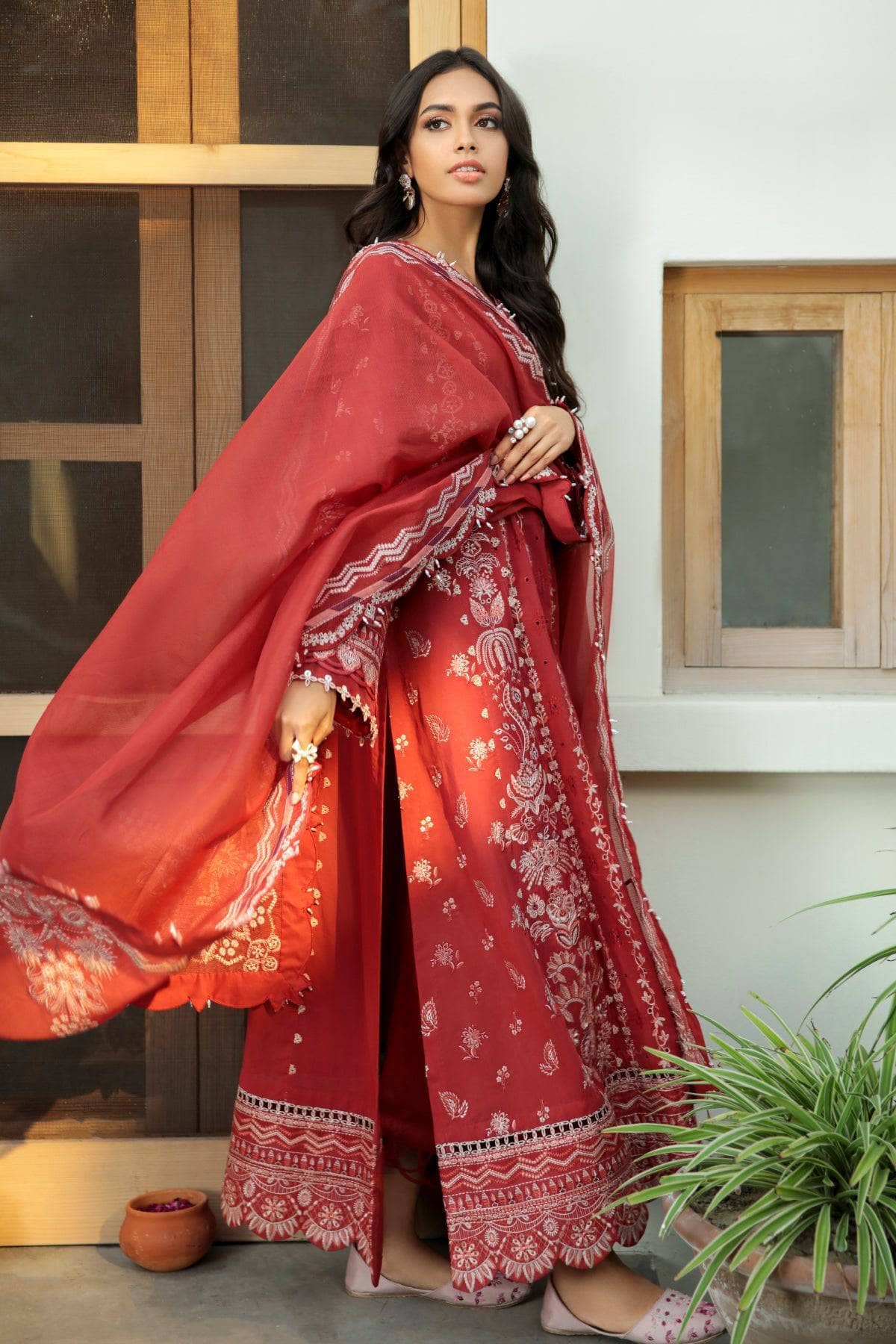 img_baroque_swiss_voil_awwal_boutique