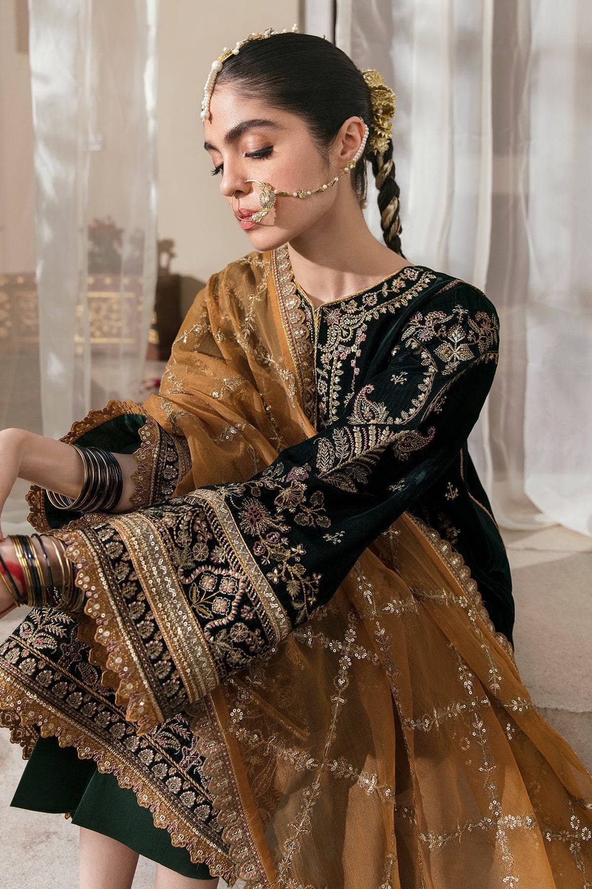 img_baroque_velvet_awwal_boutique