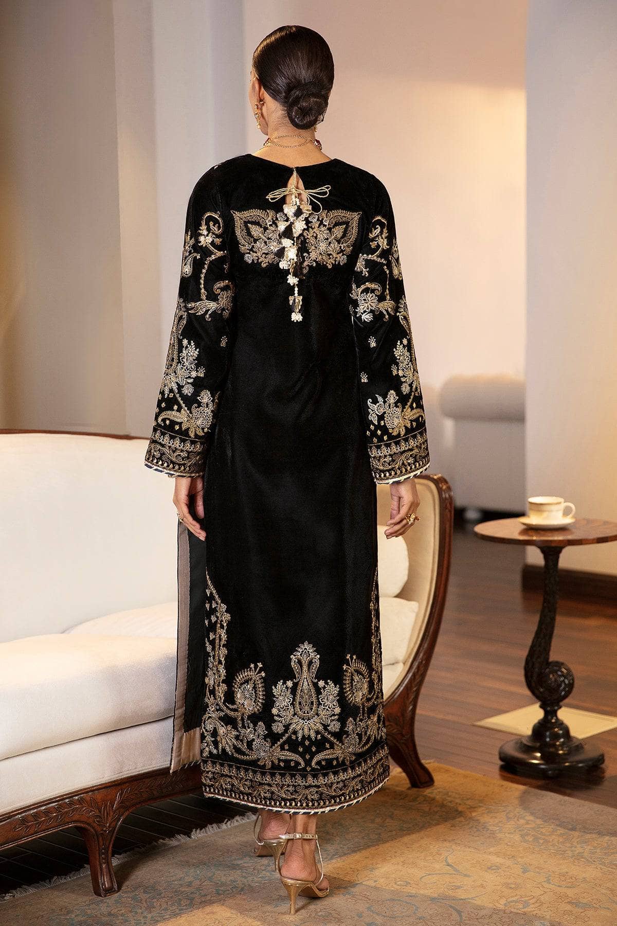 img_baroque_velvet_awwal_boutique