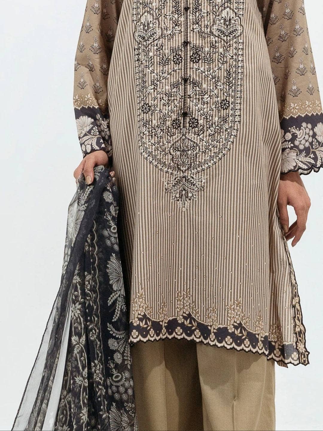 img_beechtree_lawn_22_awwal_boutique