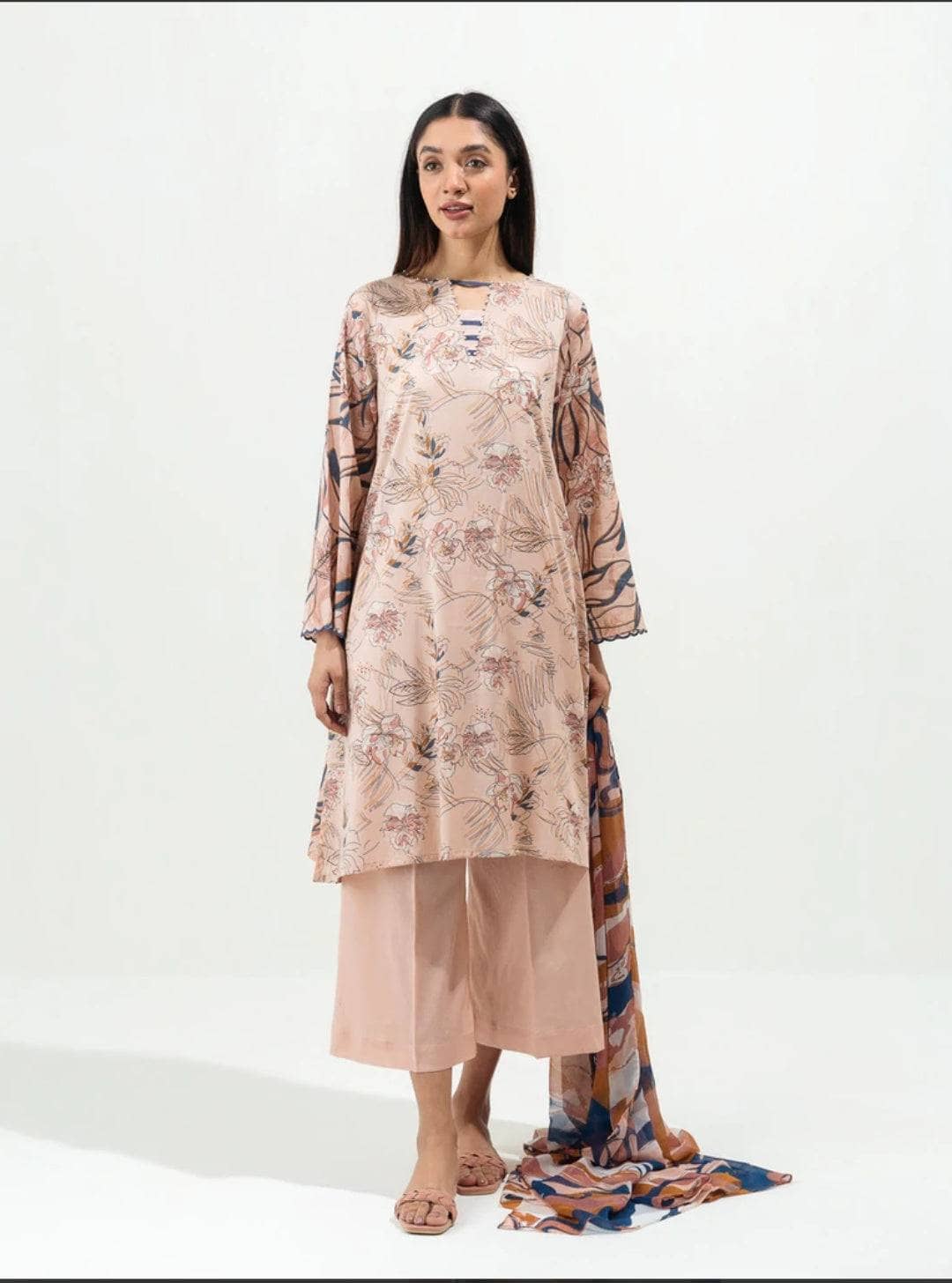Img_beechtree_lawn_22_awwal_boutique