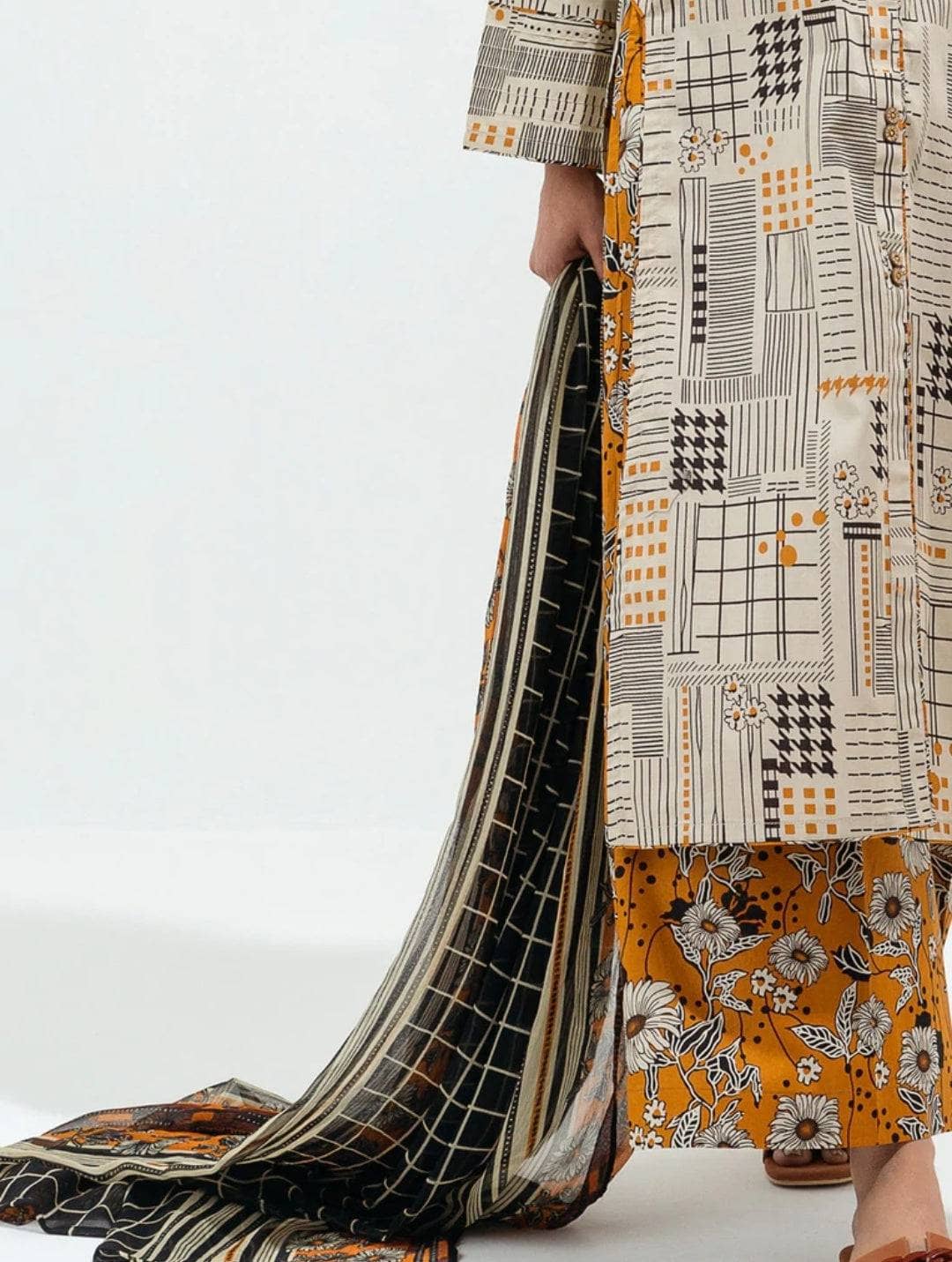 img_beechtree_lawn_22_awwal_boutique
