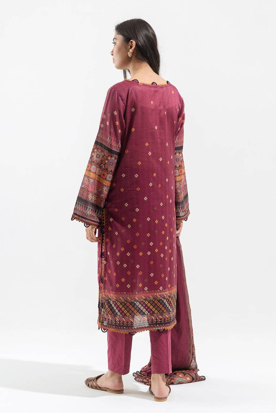 img_beechtree_lawn_23_awwal_boutique