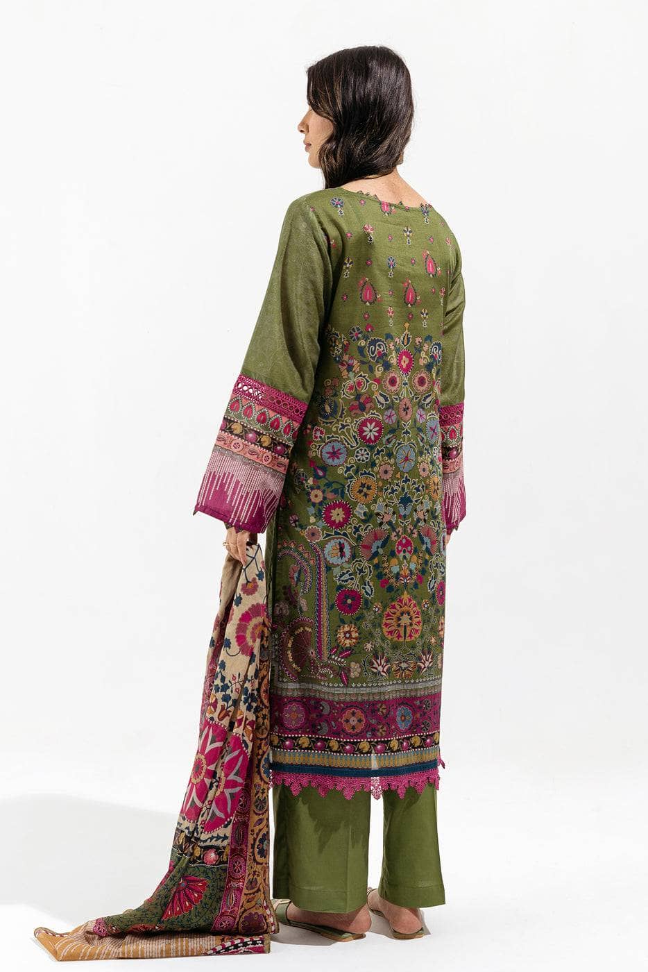 img_beechtree_lawn_23_awwal_boutique