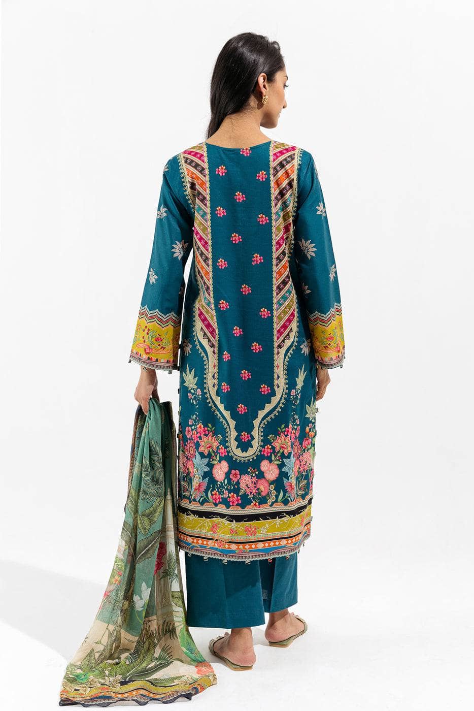 img_beechtree_lawn_23_awwal_boutique