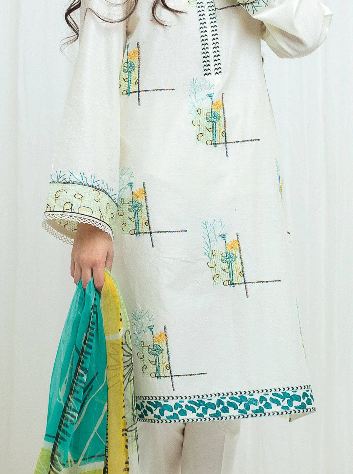 img_beechtree_lawn_2021_awwal_boutique