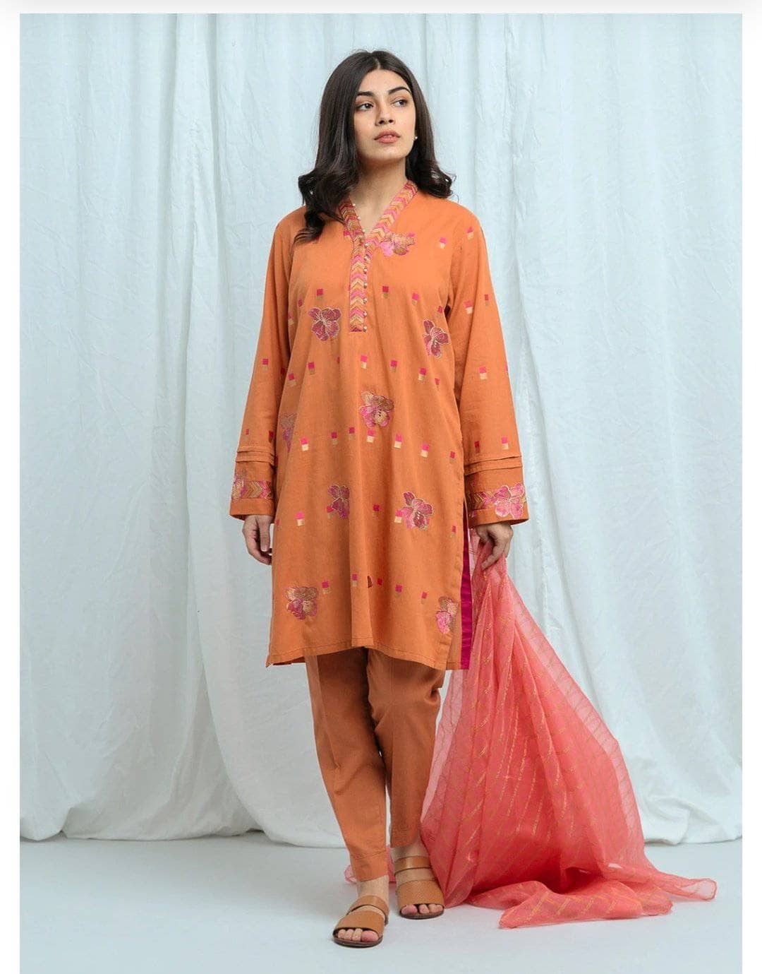 img_beechtree_lawn_2021_awwal_boutique