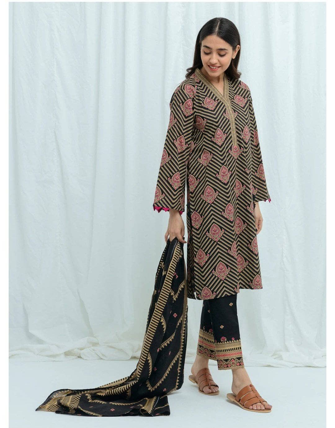 img_beechtree_lawn_2021_awwal_boutique