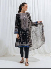 img_beechtree_monochrome_lawn_2021_awwal_boutique