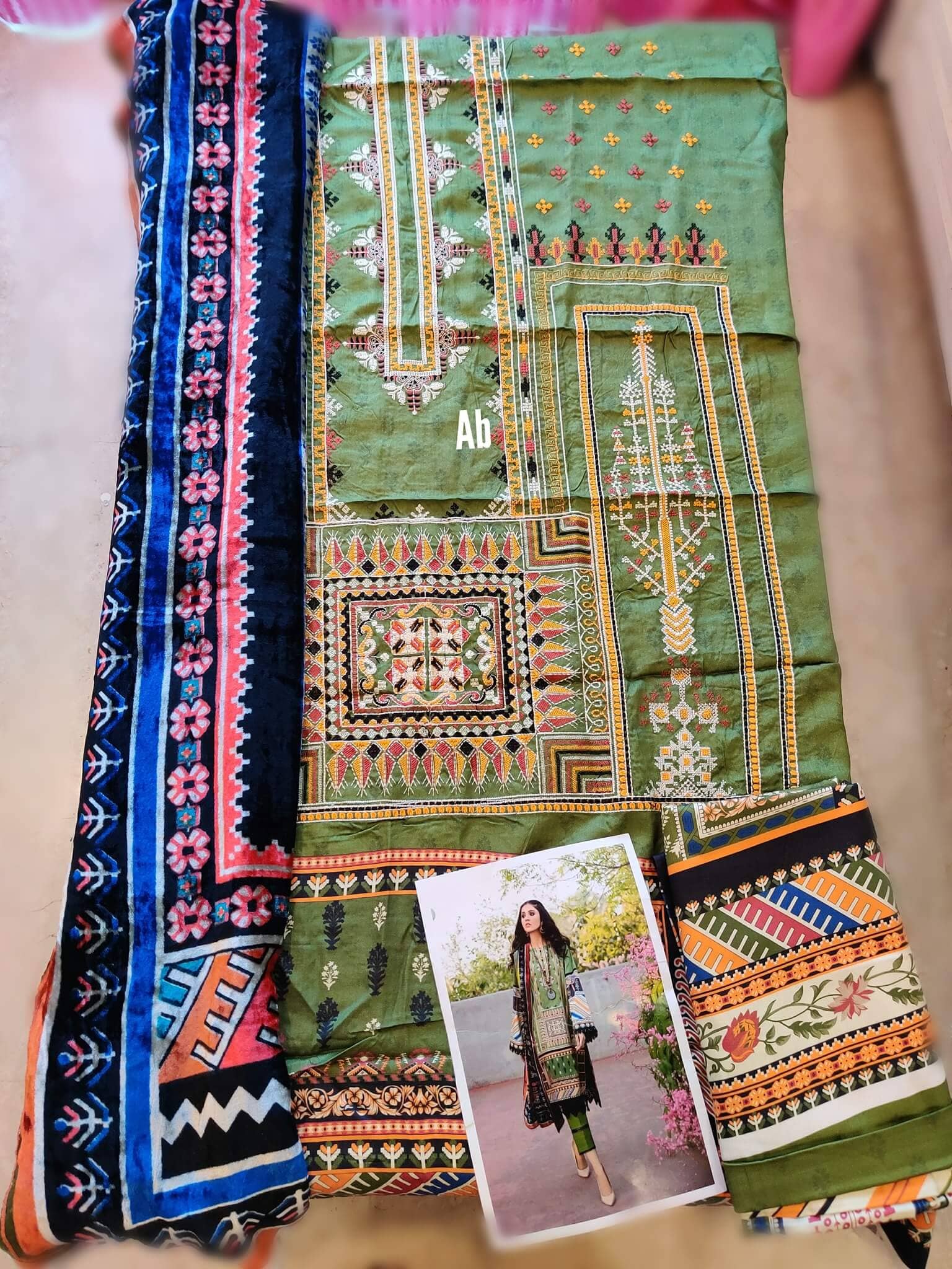img_open_pics_esha_eshal_by_bin_ilyas_awwal_boutique