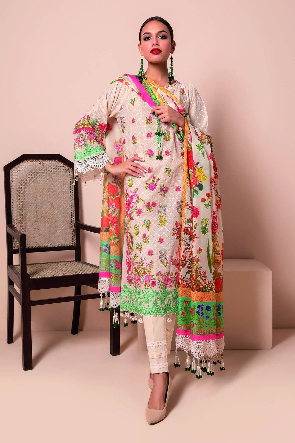 img_khaadi_lawn_22_awwal_boutique