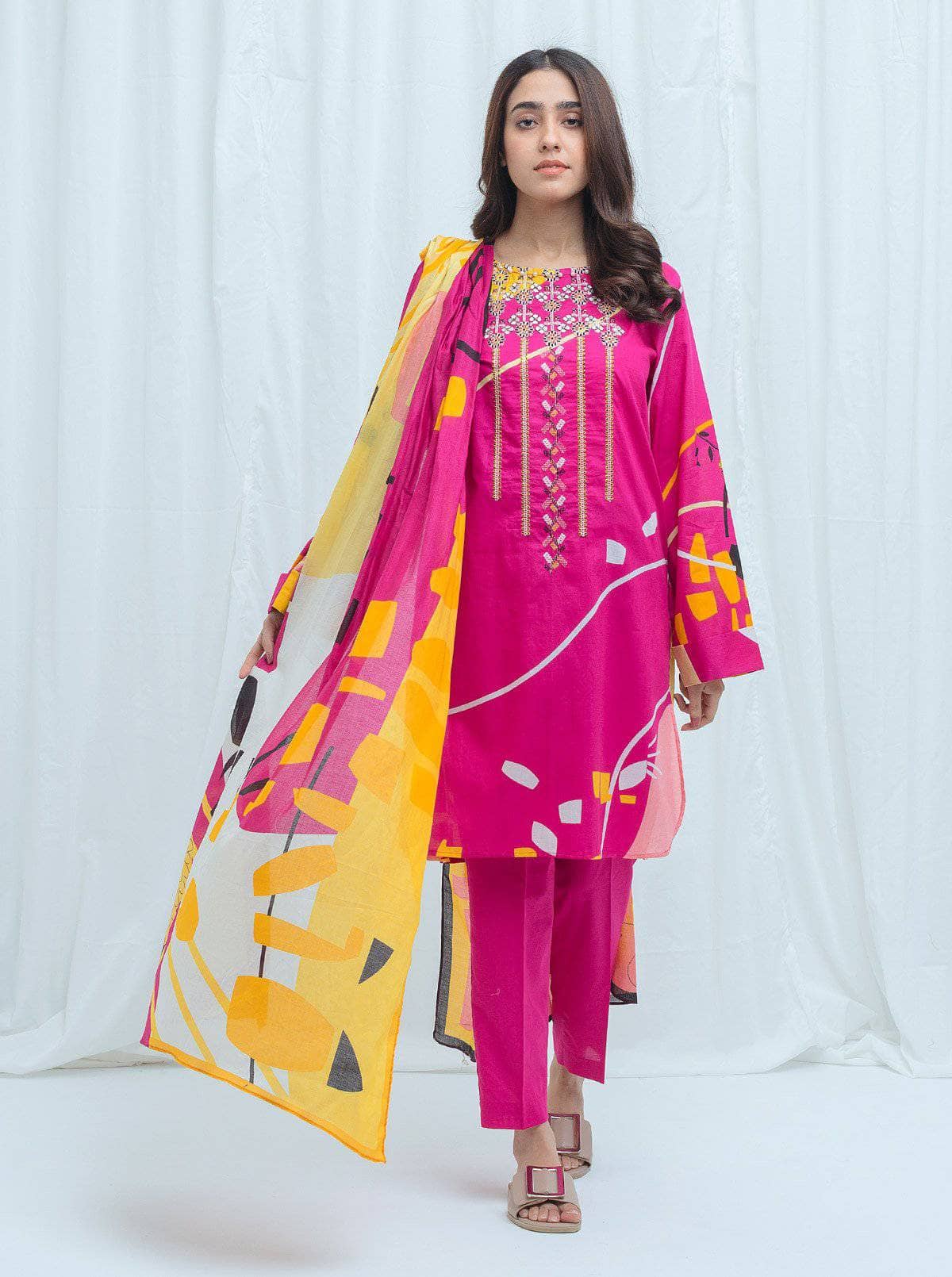 img_beechtree_lawn_2021_awwal_boutique