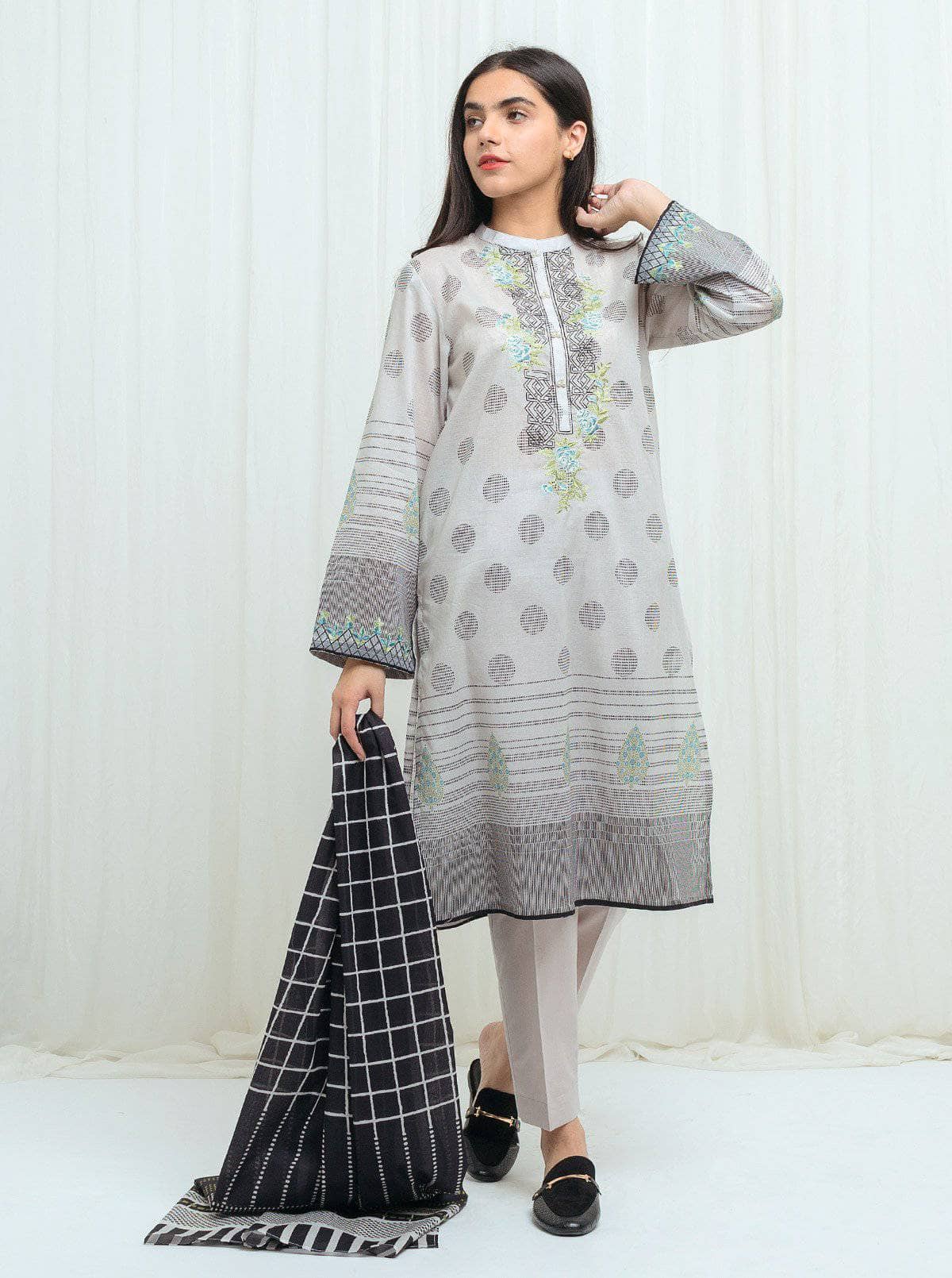 img_beechtree_lawn_2021_awwal_boutique