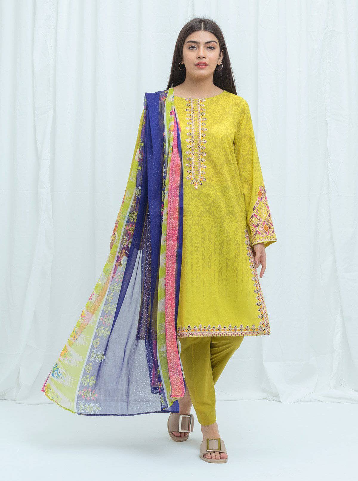 img_beechtree_lawn_2021_awwal_boutique