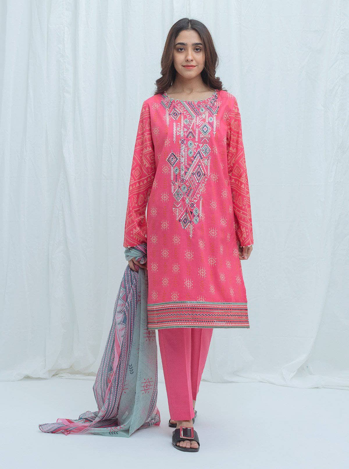 img_beechtree_lawn_2021_awwal_boutique