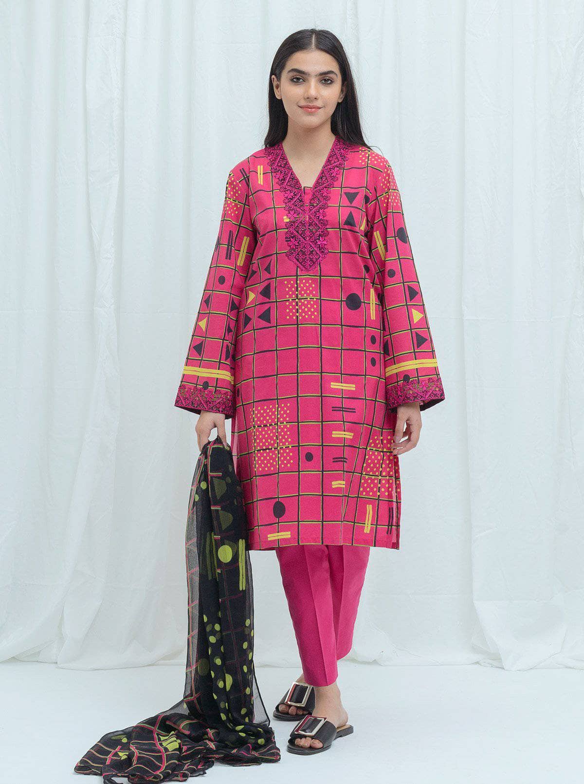 img_beechtree_lawn_2021_awwal_boutique