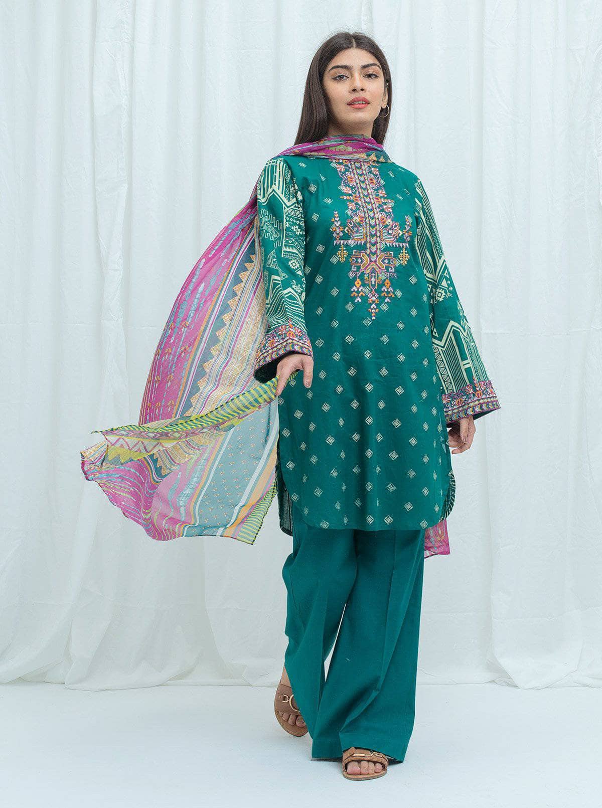 img_beechtree_lawn_2021_awwal_boutique