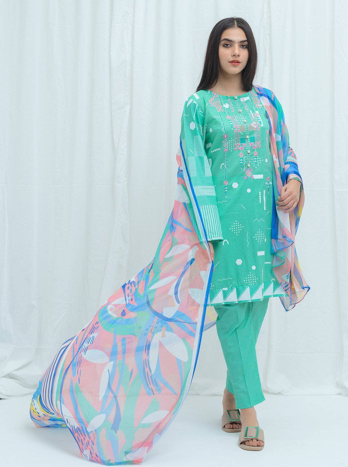 img_beechtree_lawn_2021_awwal_boutique