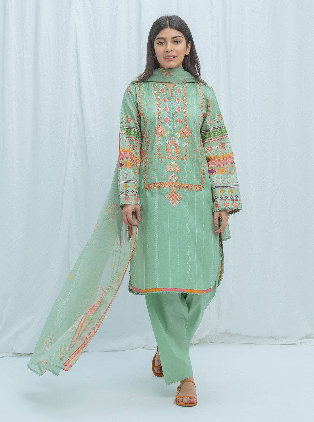 img_beechtree_lawn_2021_awwal_boutique