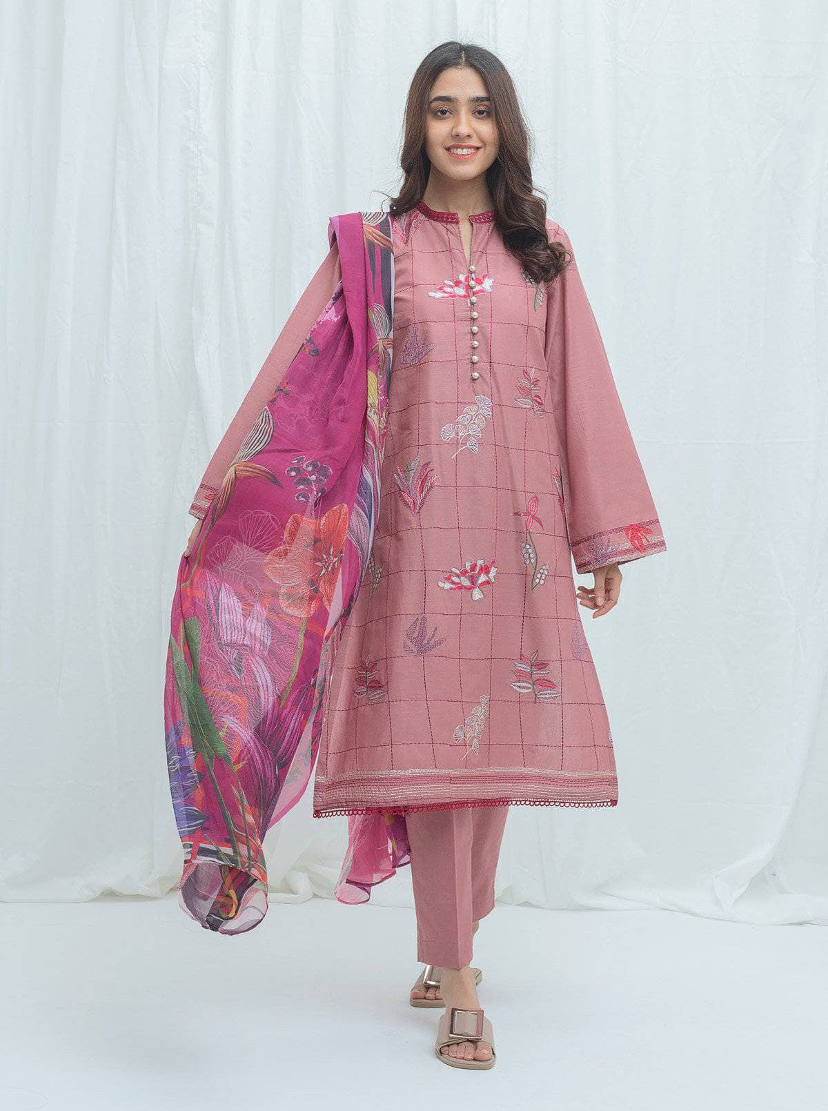 img_beechtree_lawn_2021_awwal_boutique