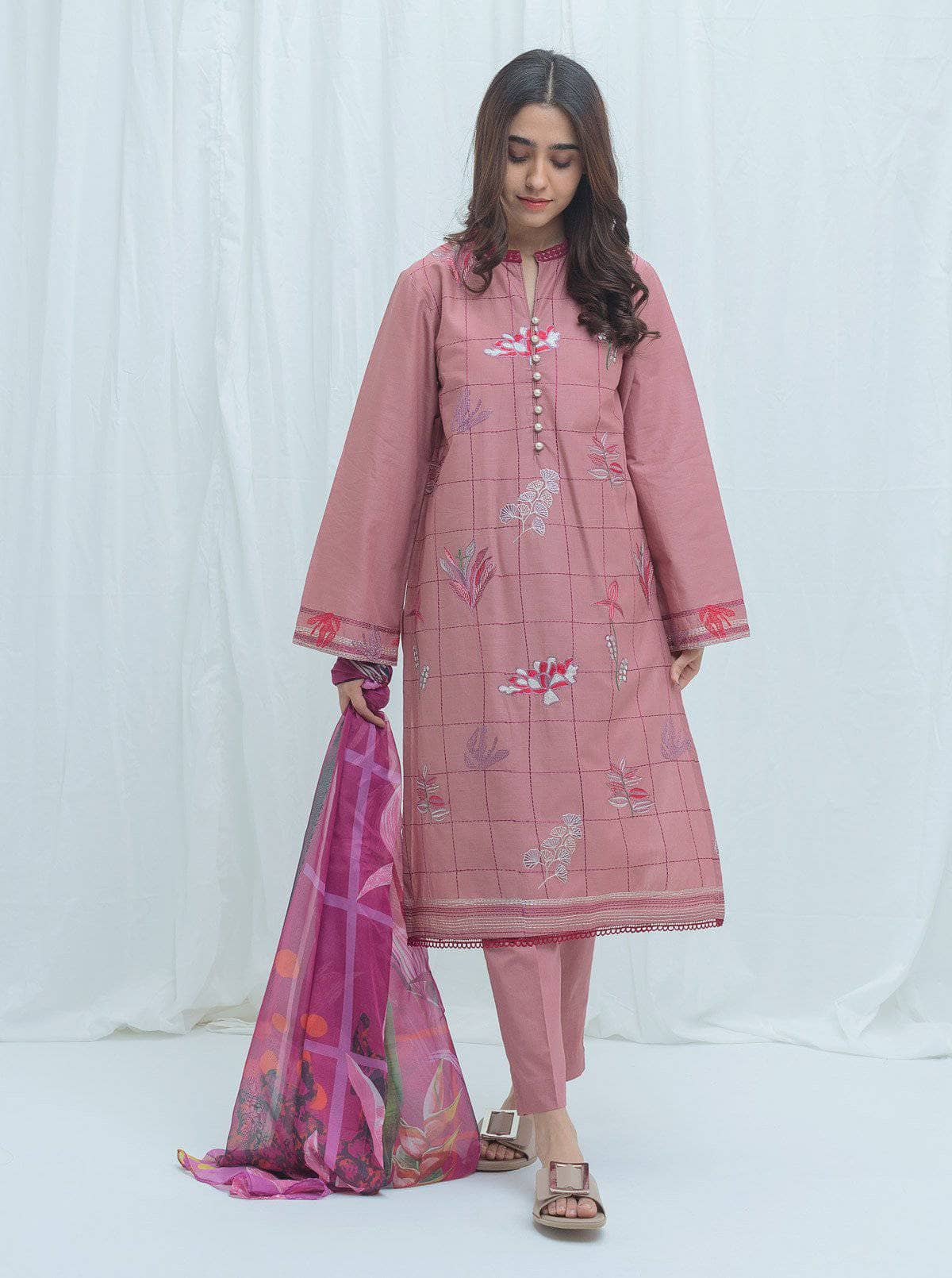 img_beechtree_lawn_2021_awwal_boutique