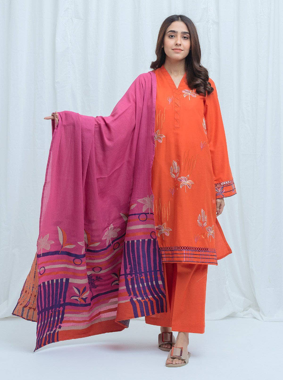 img_beechtree_lawn_2021_awwal_boutique