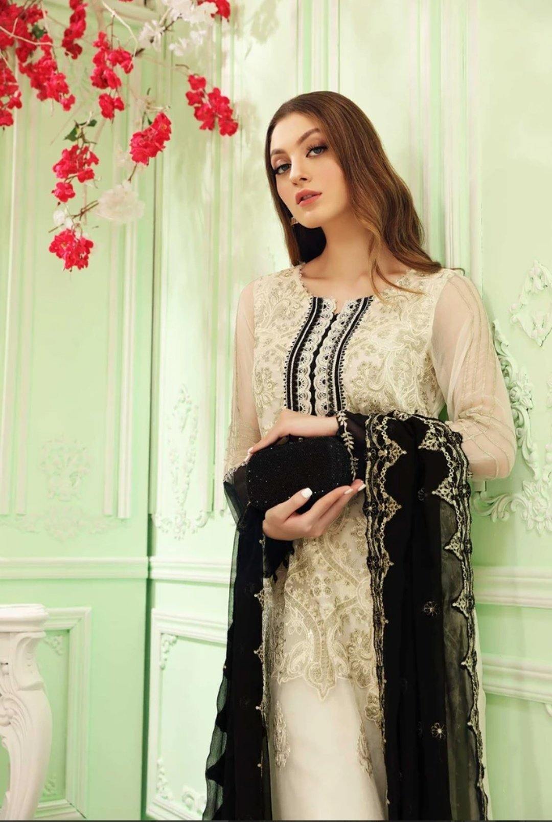 img_charizma_celine_embroidered_chiffon_awwal_boutique