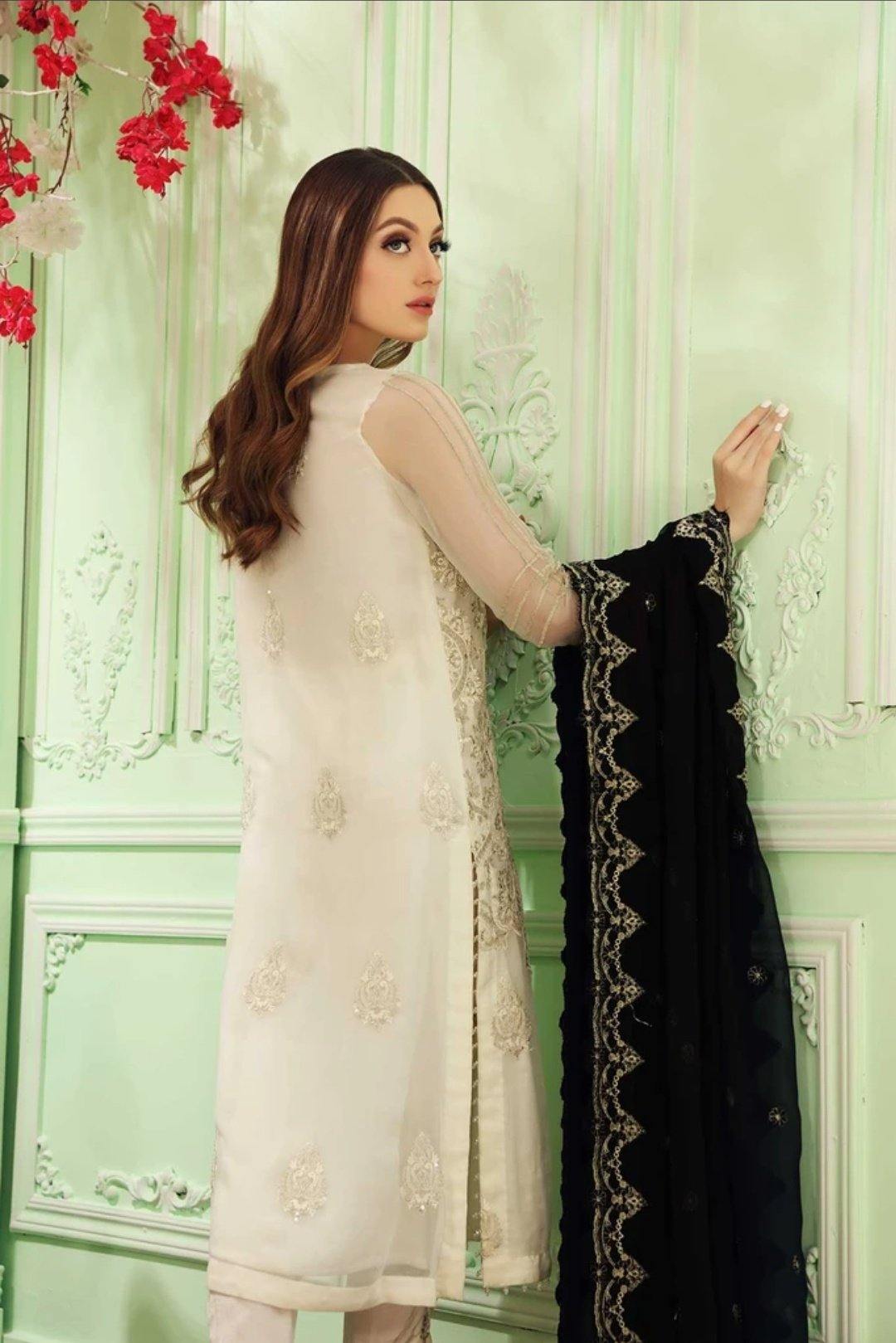 img_charizma_celine_embroidered_chiffon_awwal_boutique