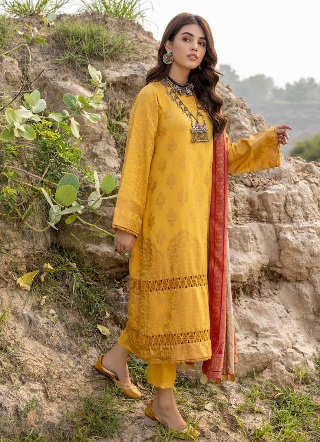 img_marina_jacquard_shawl_collection_by_charizma_awwal_boutique