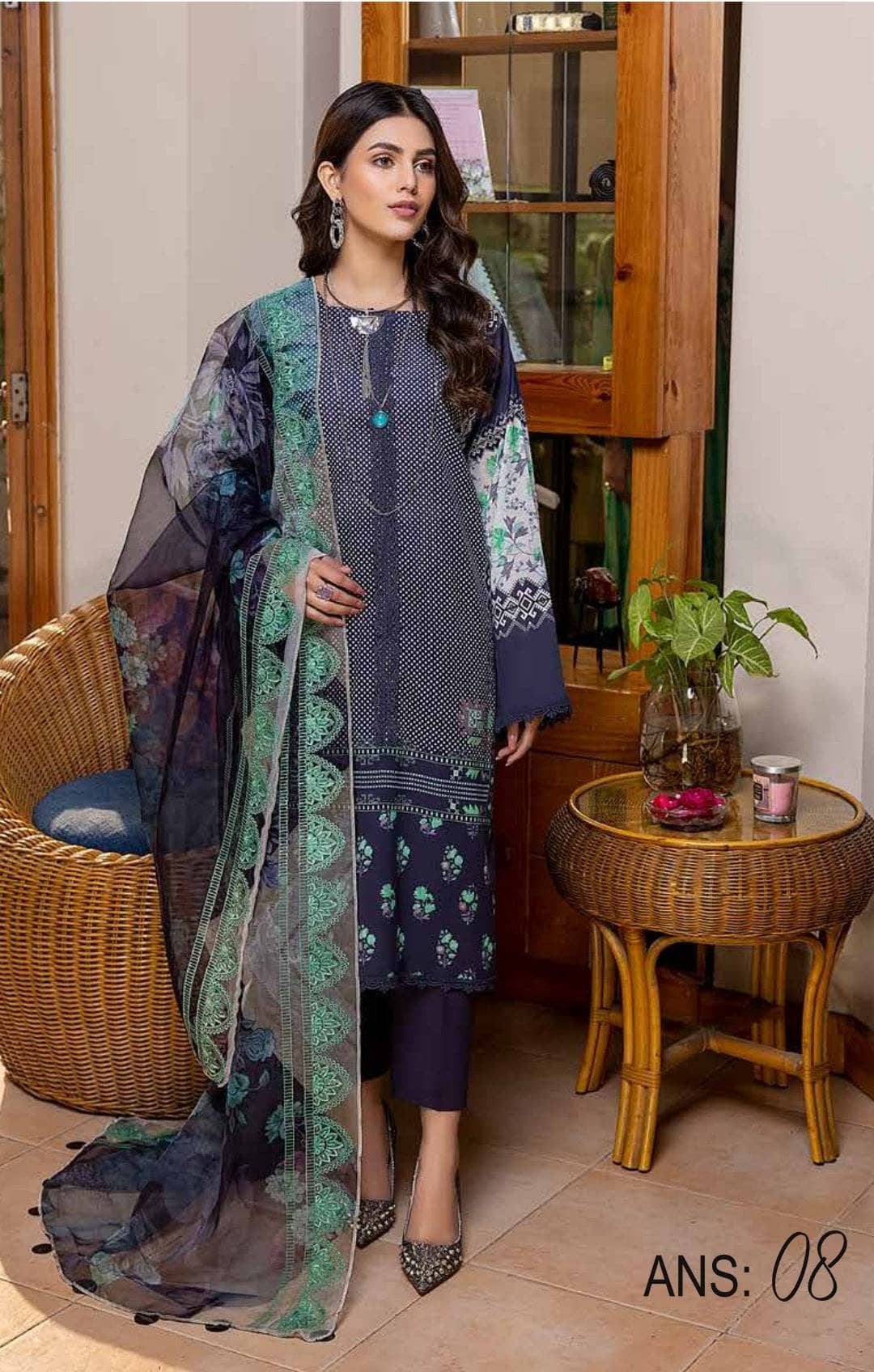 img_charizma_aniiq_vol1_awwal_boutique