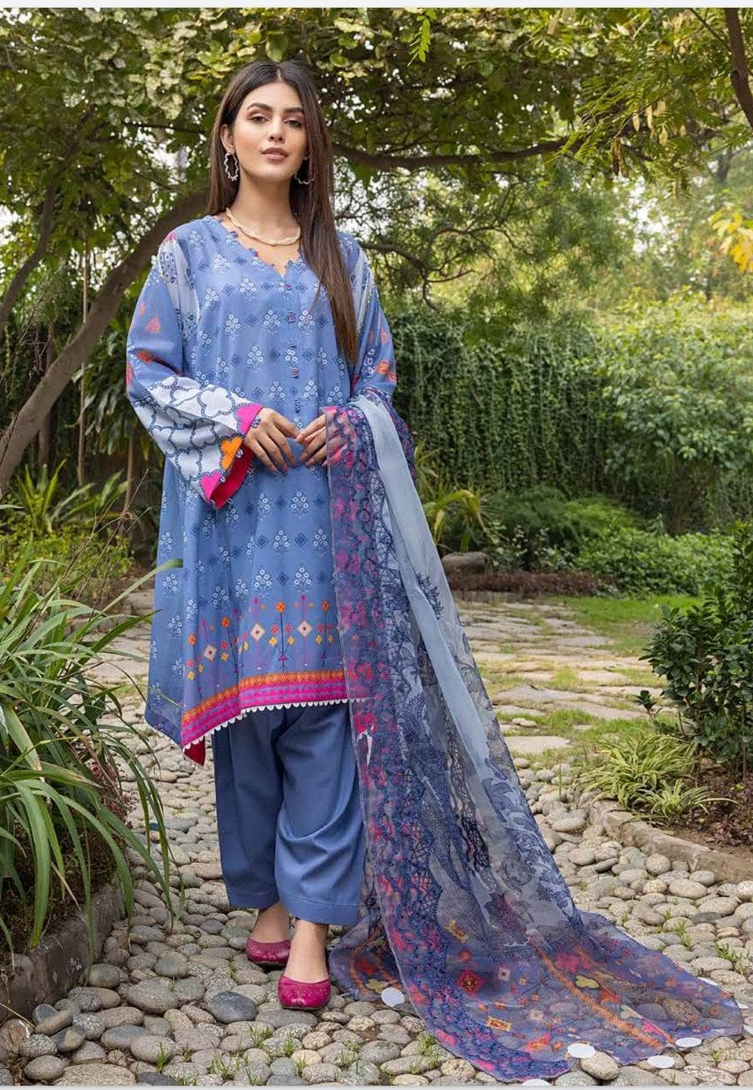 img_charizma_aniiq_vol1_awwal_boutique