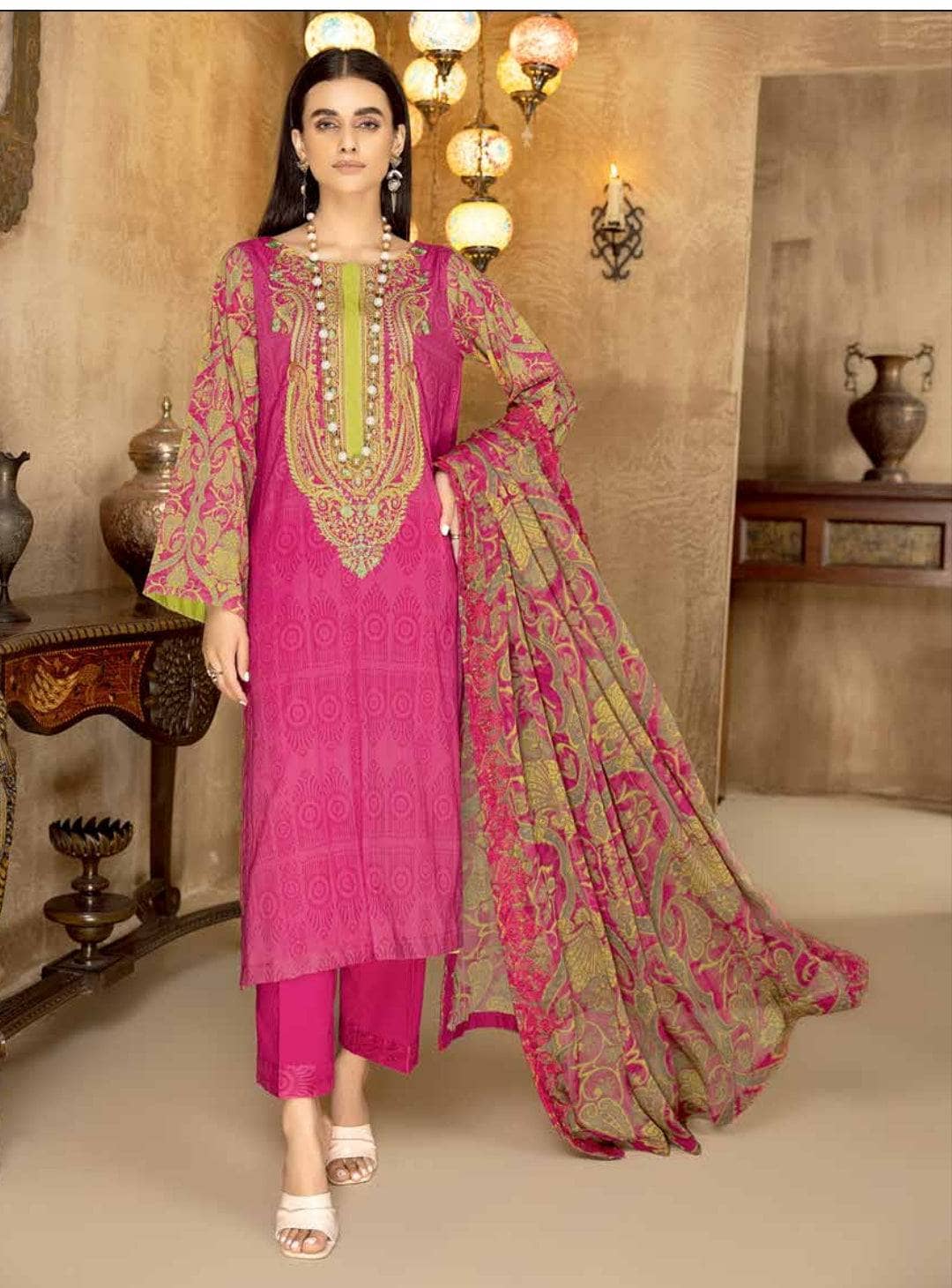 Img_charizma_aniiq_lawn_22_awwal_boutique