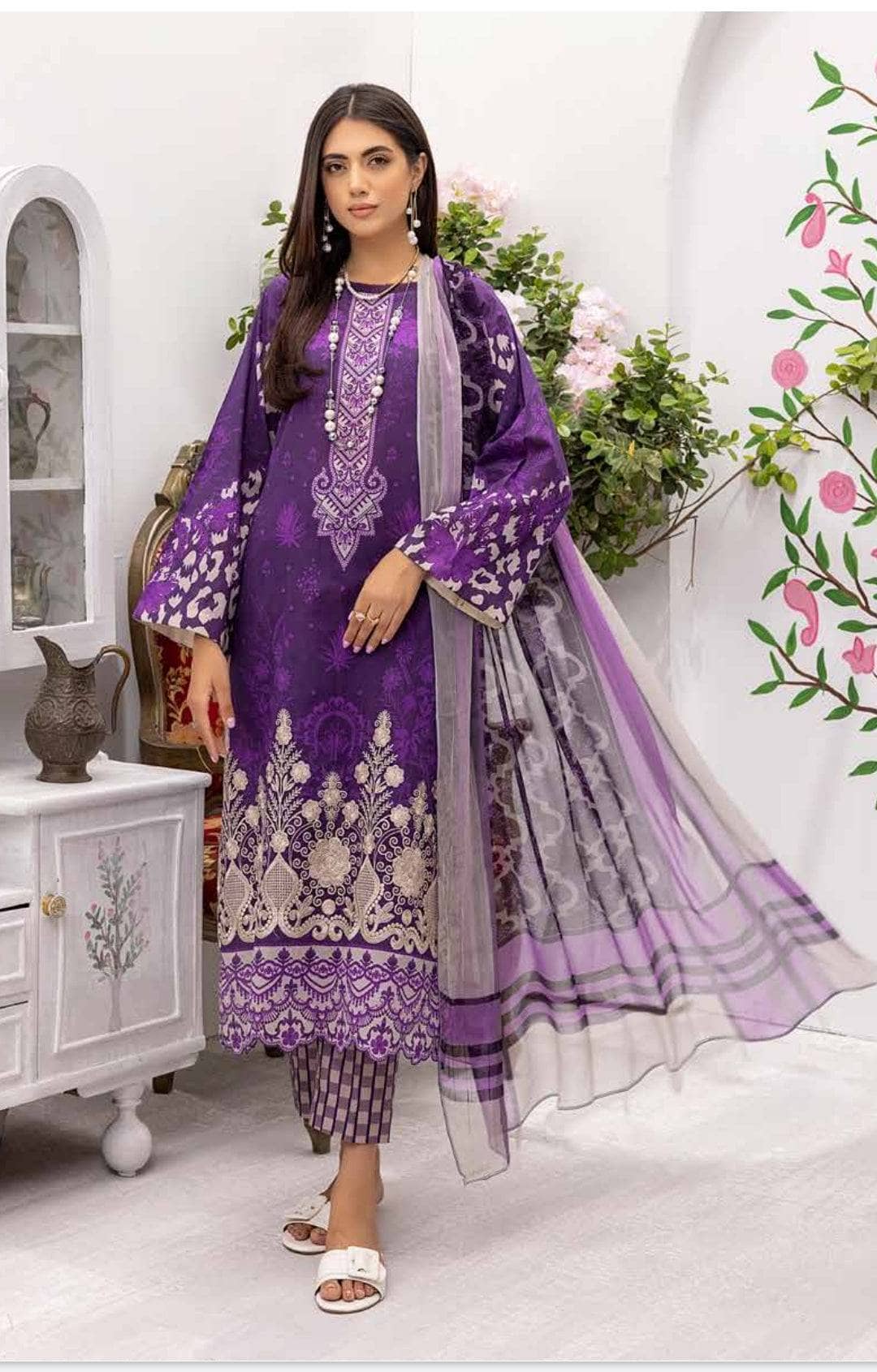 img_charizma_aniiq_lawn_22_awwal_boutique